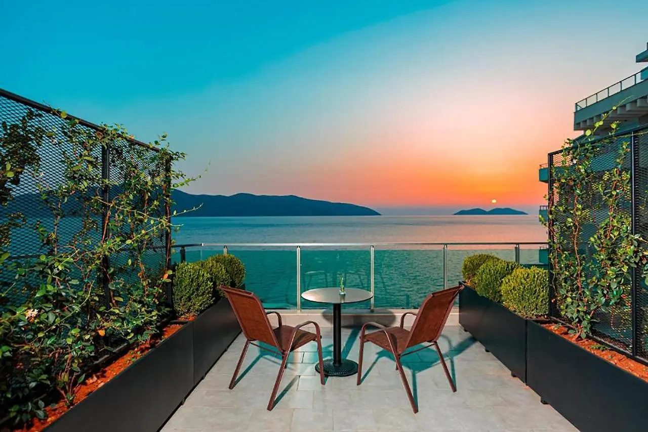 Toto Hotel & Apartments Vlorë 4*,  阿尔巴尼亚