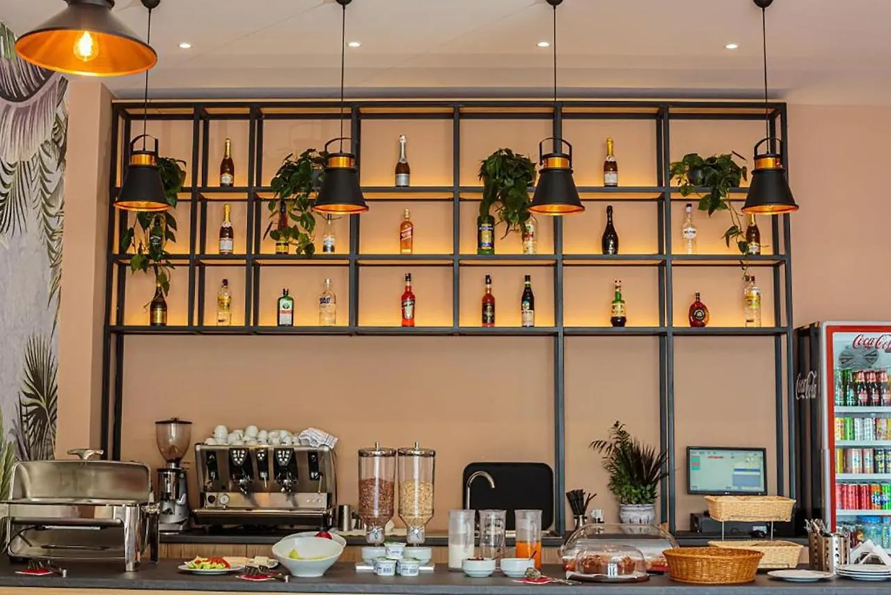 Toto Hotel & Apartments Vlore 4*, Radhime