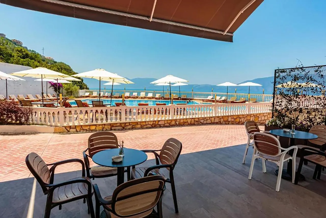 Toto Hotel & Apartments Vlorë 4*,