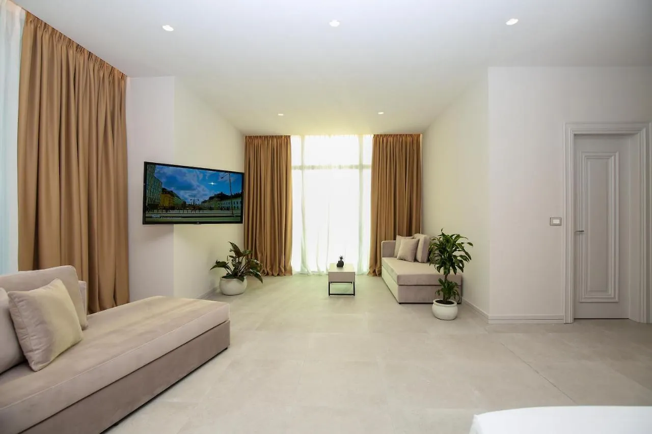 Toto Hotel & Apartments Vlore 4*,  Albania