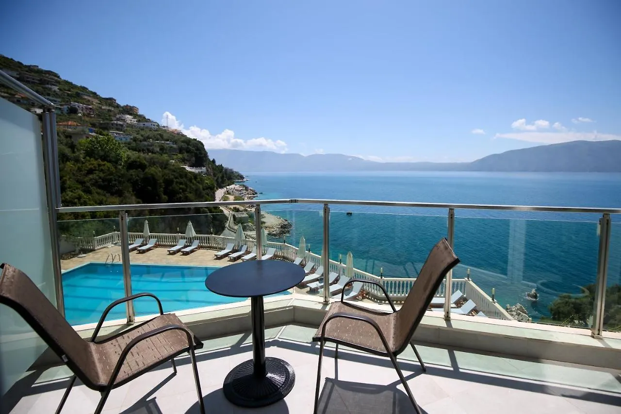 Toto Hotel & Apartments Vlorë 4*,