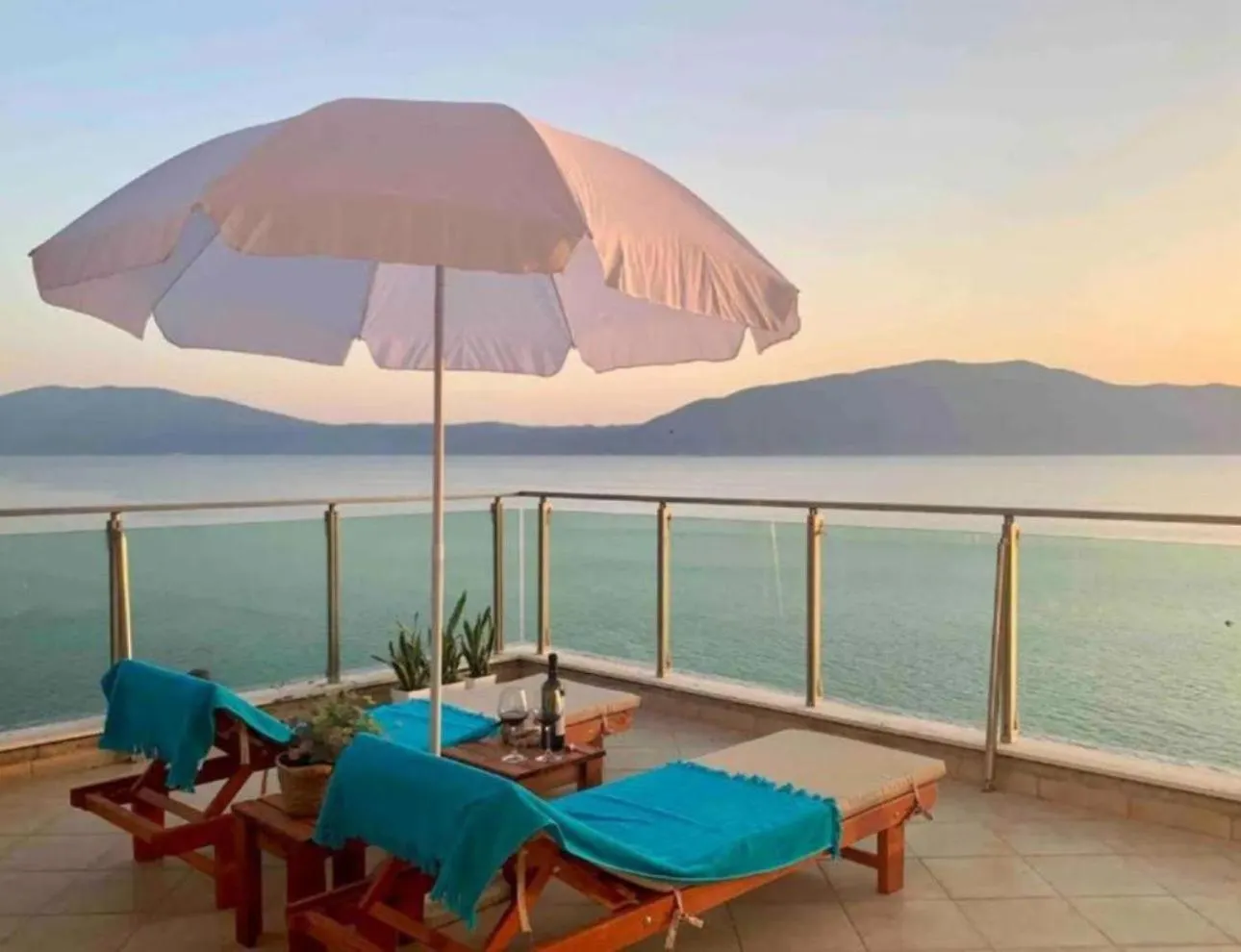 Toto Hotel & Apartments Vlore  Radhime