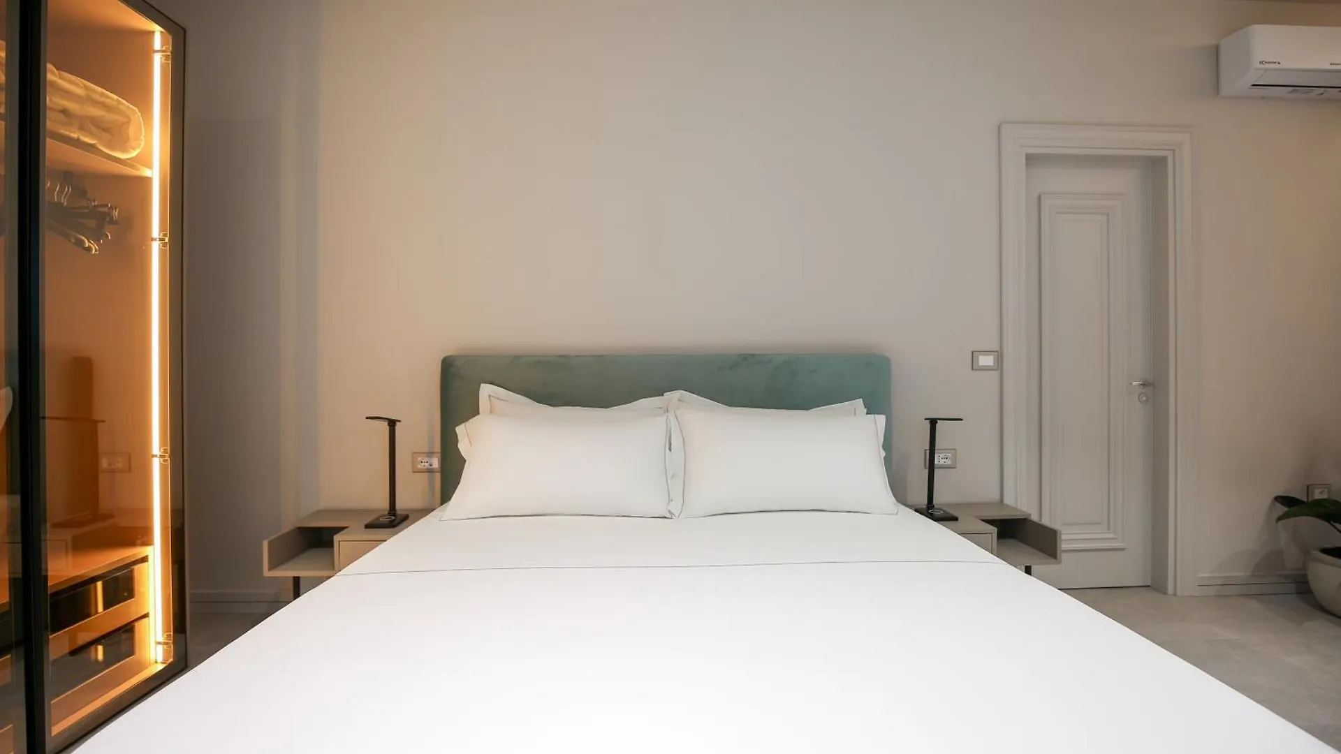 Toto Hotel & Apartments Vlore